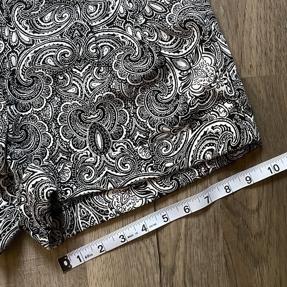 Express Paisley Shorties Shorts - Size 4 - Picture 4 of 7